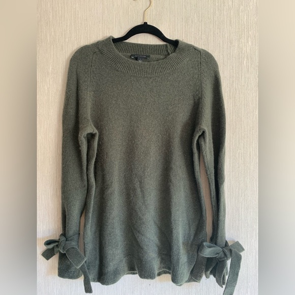 Size Small Green Ann Taylor Sweater - Picture 1 of 5
